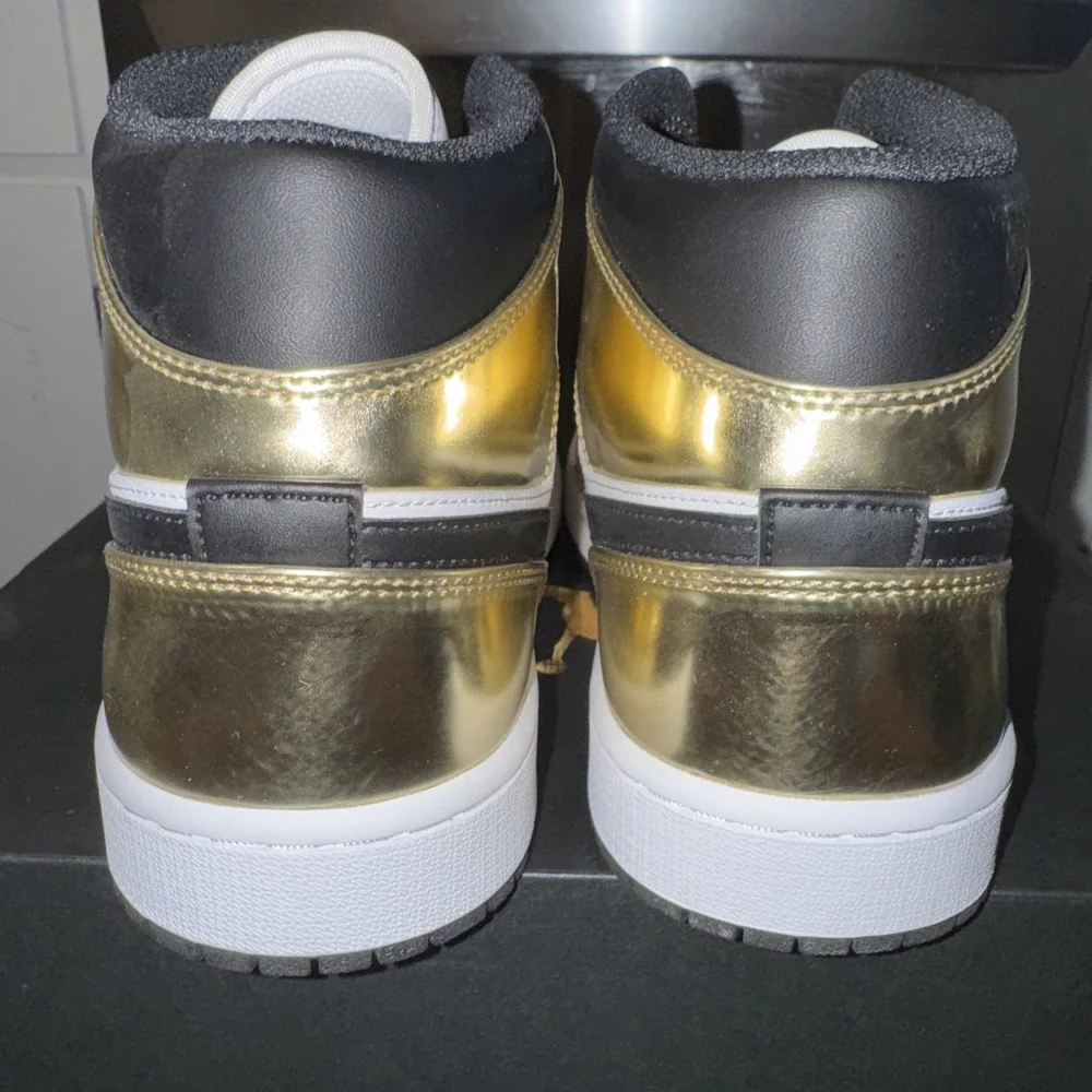 Nike Air Jordan 1 Mid SE White Metallic Gold Sz 12 DC1419 700 100% AUTHENTIC NIB